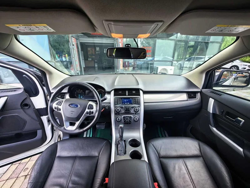 Ford Edge — фото 24