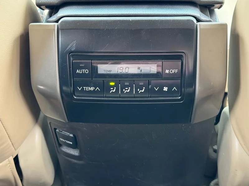 Toyota Prado — фото 13