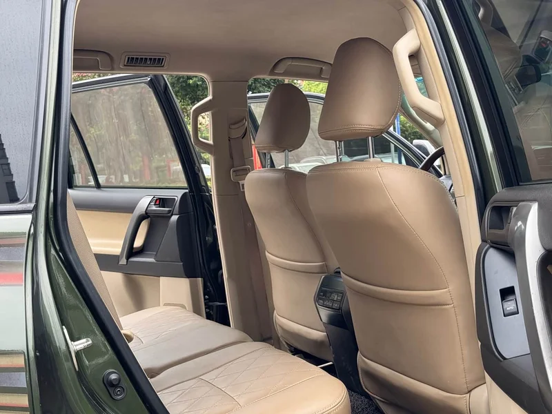 Toyota Prado — фото 10
