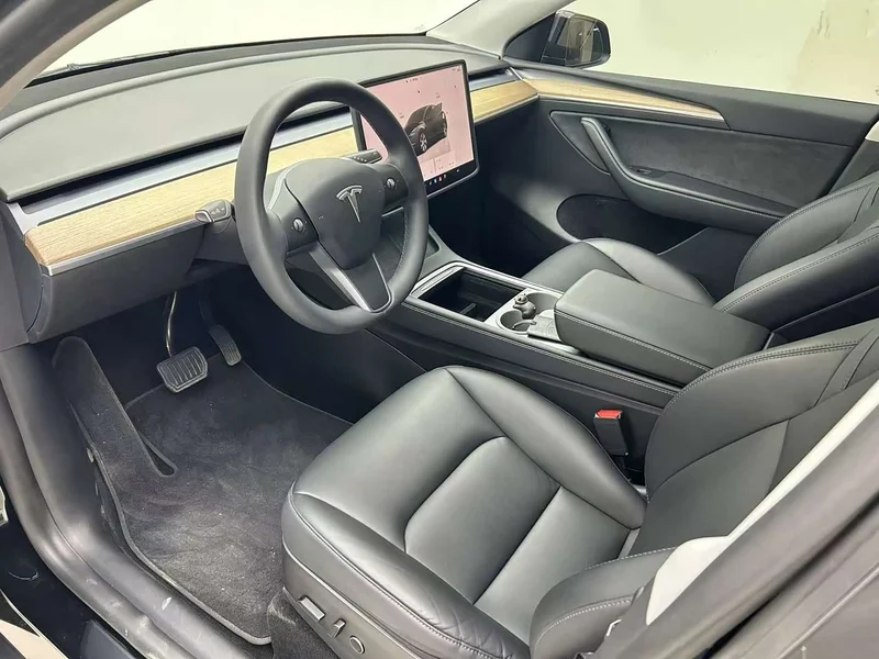 Tesla Model Y — фото 4