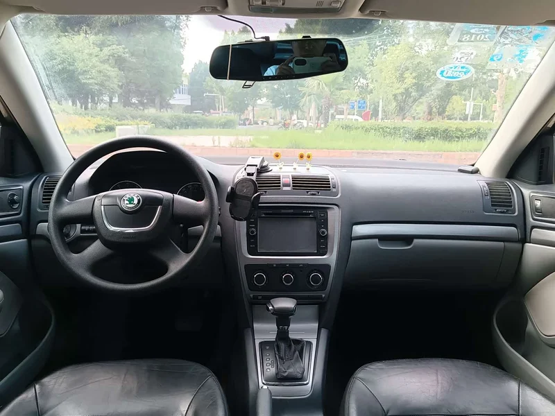 Volkswagen Octavia — фото 11