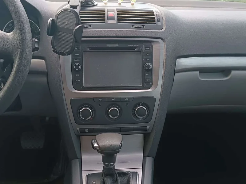 Volkswagen Octavia — фото 12