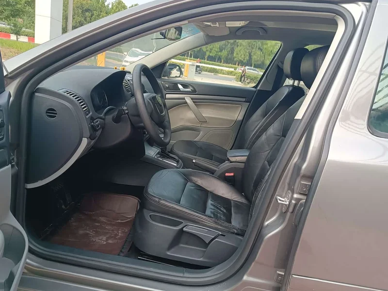 Volkswagen Octavia — фото 7