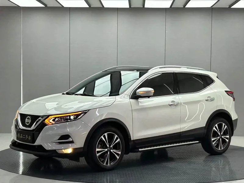 Nissan Qashqai — фото 1