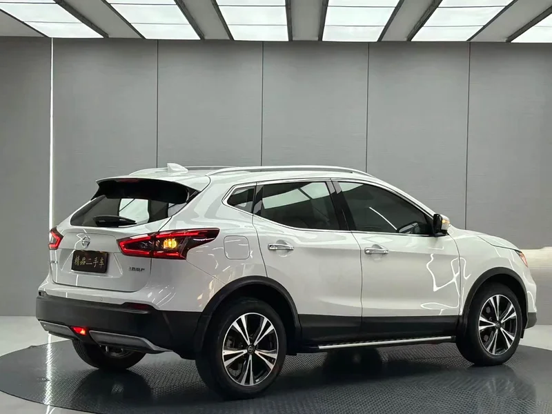 Nissan Qashqai — фото 6