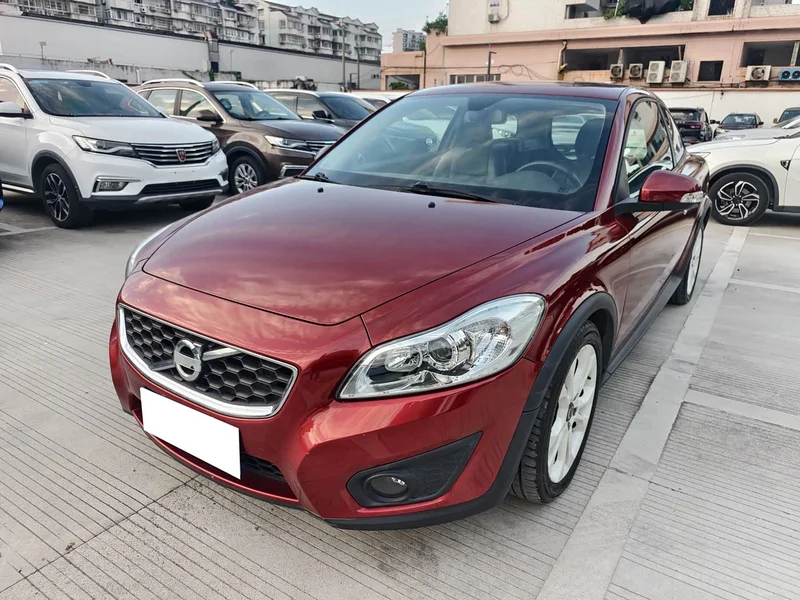 Volvo C30 — фото 1