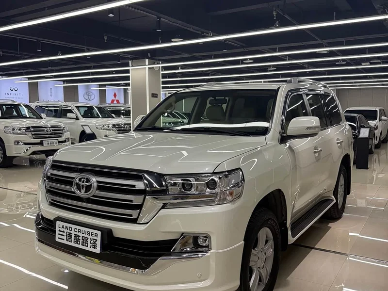Toyota Land Cruiser (Imported) — фото 1