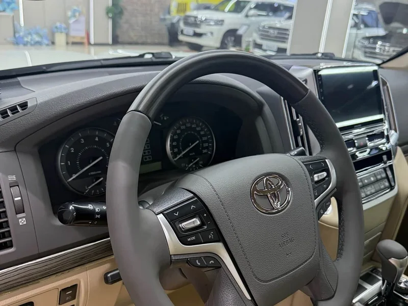 Toyota Land Cruiser (Imported) — фото 15