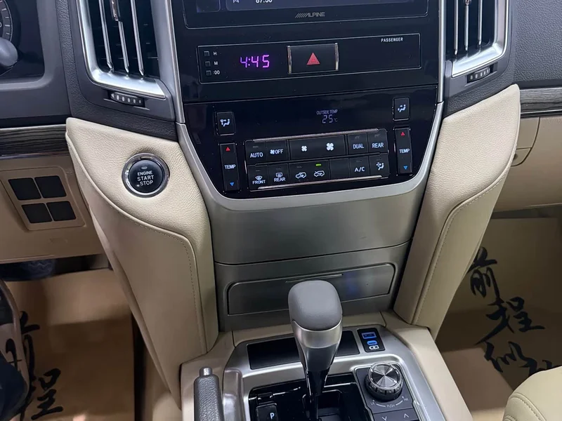 Toyota Land Cruiser (Imported) — фото 17