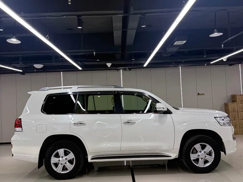 Toyota Land Cruiser (Imported) — фото 6