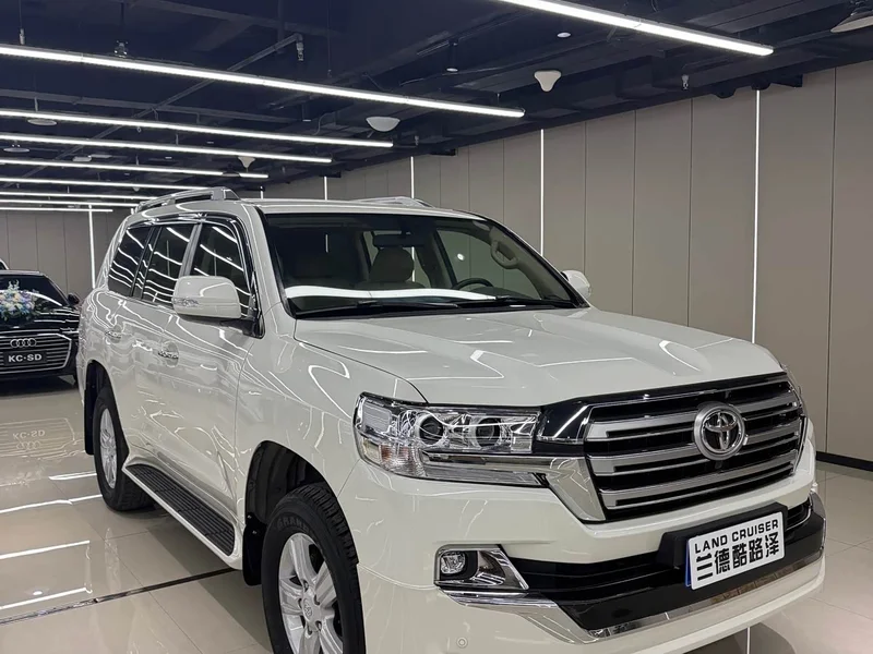 Toyota Land Cruiser (Imported) — фото 7