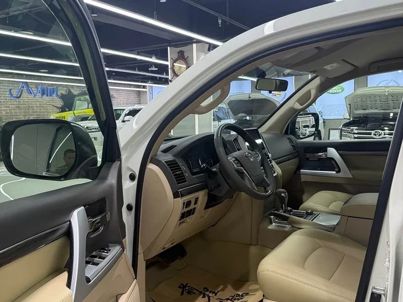 Toyota Land Cruiser (Imported) — фото 8