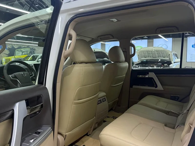 Toyota Land Cruiser (Imported) — фото 9