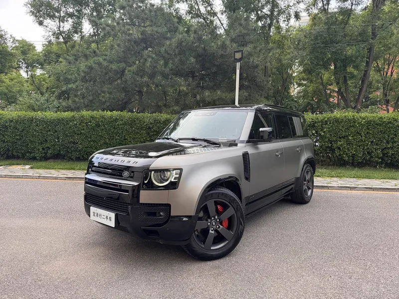 Land Rover Defender — фото 1