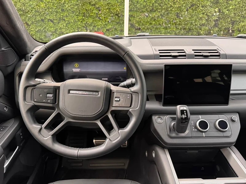 Land Rover Defender — фото 12