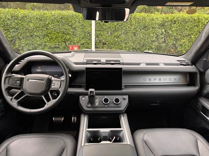 Land Rover Defender — фото 13