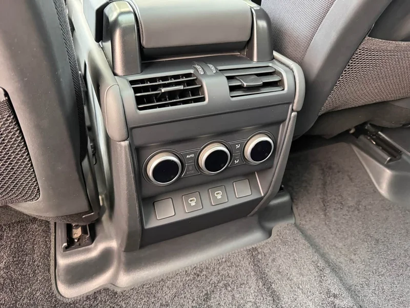Land Rover Defender — фото 20