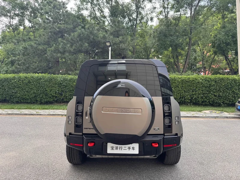Land Rover Defender — фото 4
