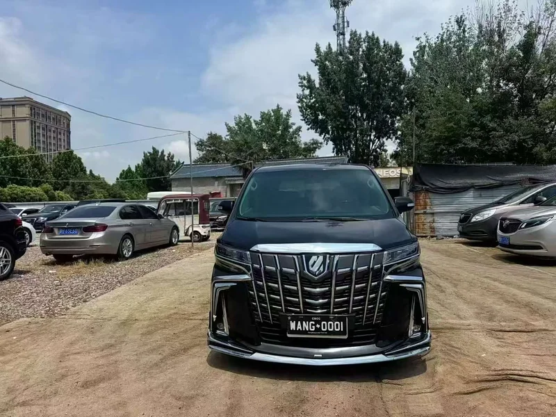 Toyota Alphard — фото 2