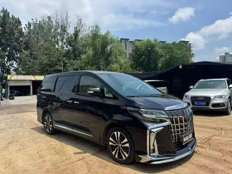 Toyota Alphard — фото 3