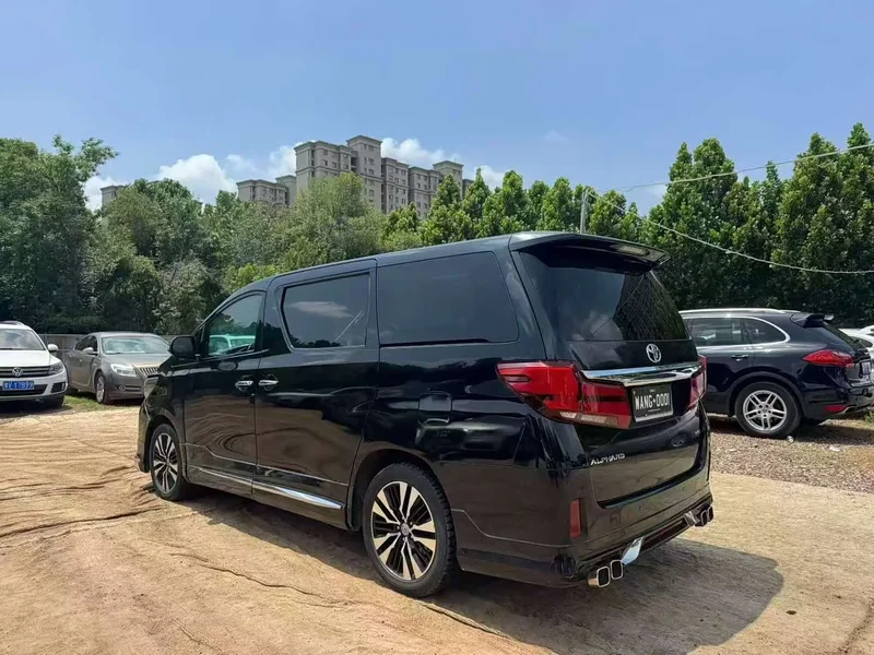 Toyota Alphard — фото 4