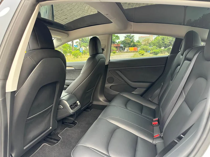 Tesla Model 3 — фото 11