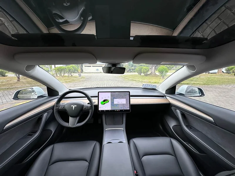 Tesla Model 3 — фото 16