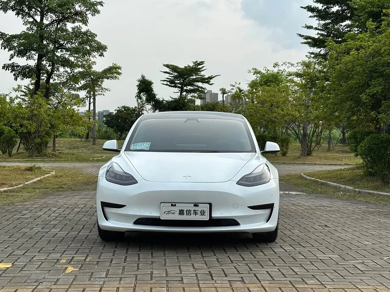 Tesla Model 3 — фото 2