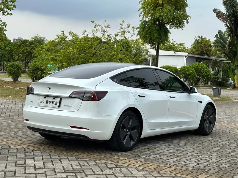 Tesla Model 3 — фото 5