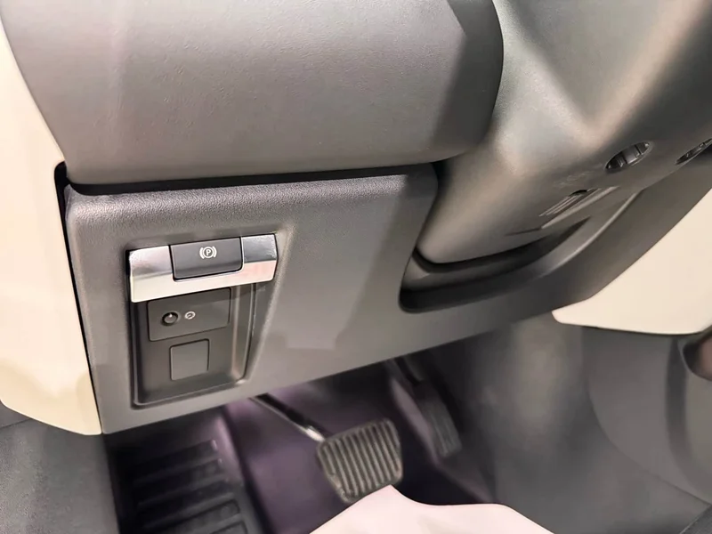 Land Rover Defender — фото 14