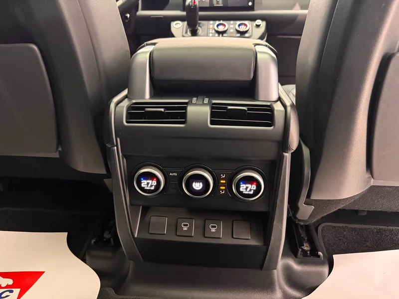 Land Rover Defender — фото 19