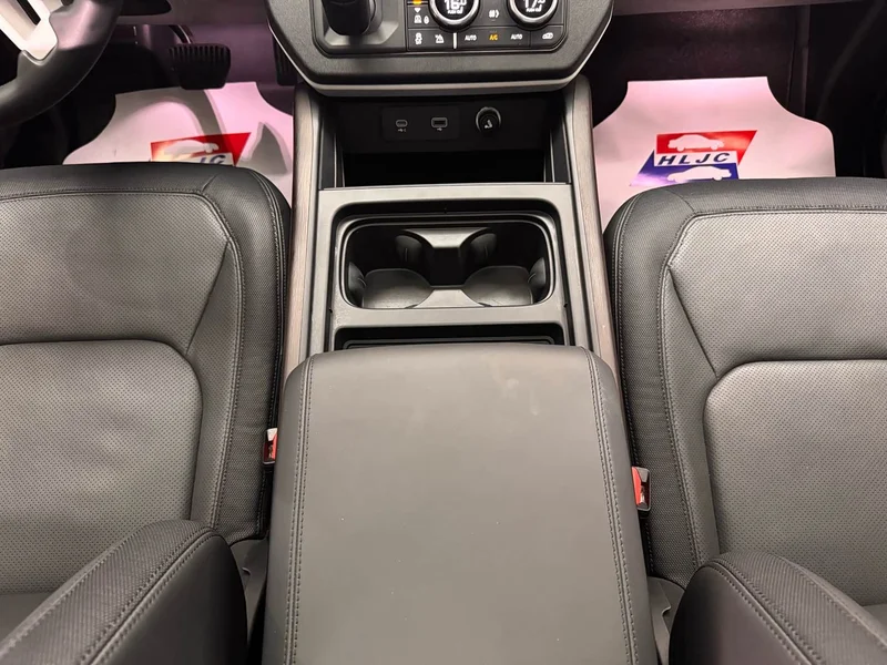 Land Rover Defender — фото 10