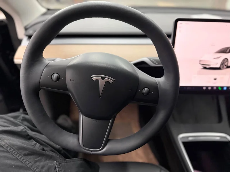 Tesla Model 3 — фото 11