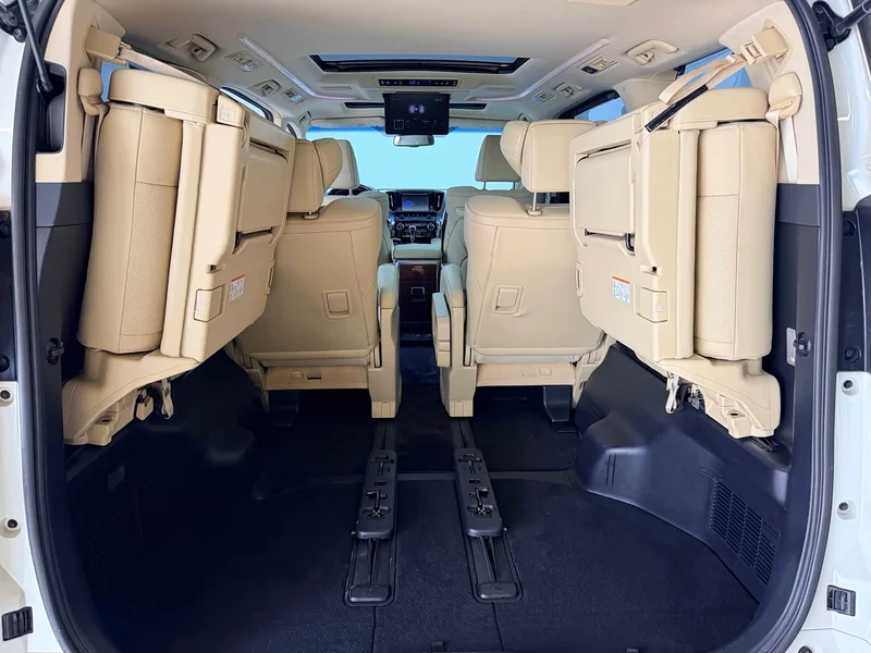 Toyota Alphard — фото 13