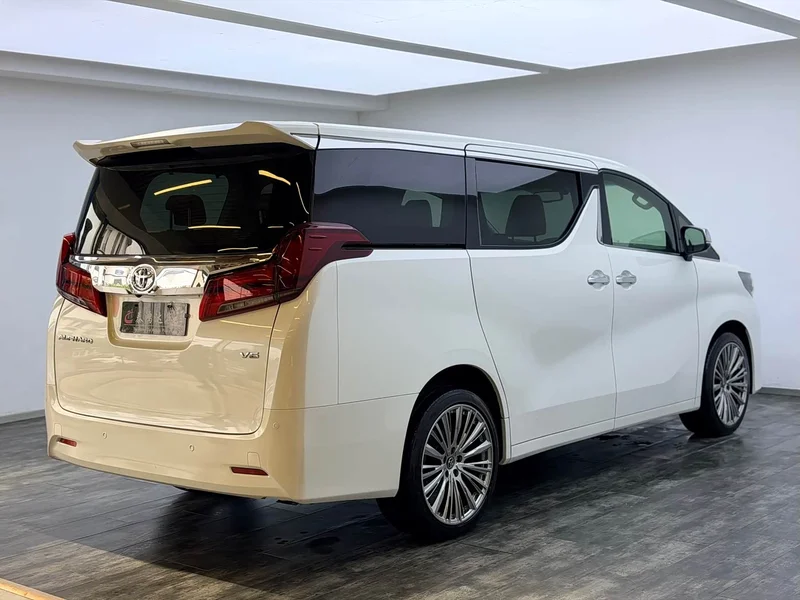 Toyota Alphard — фото 5