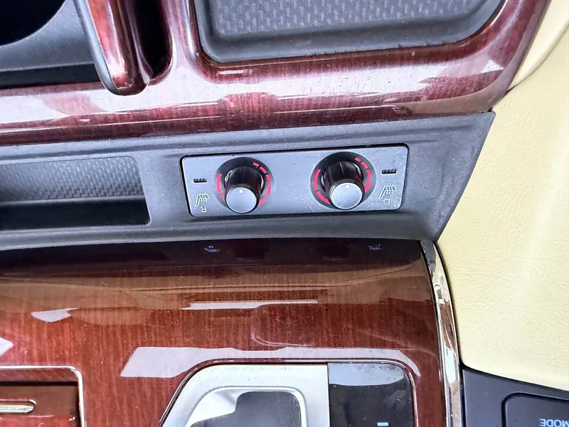 Toyota Alphard — фото 10
