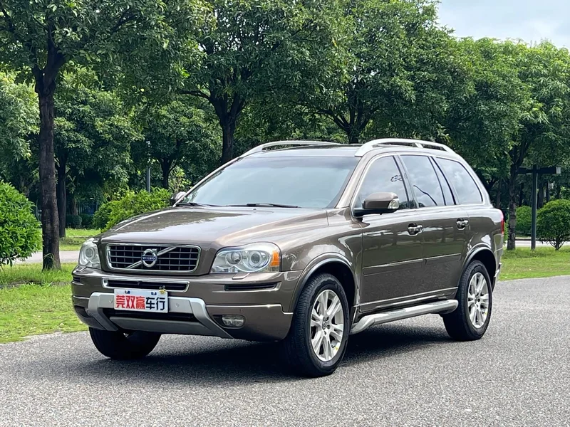 Volvo XC90 — фото 1
