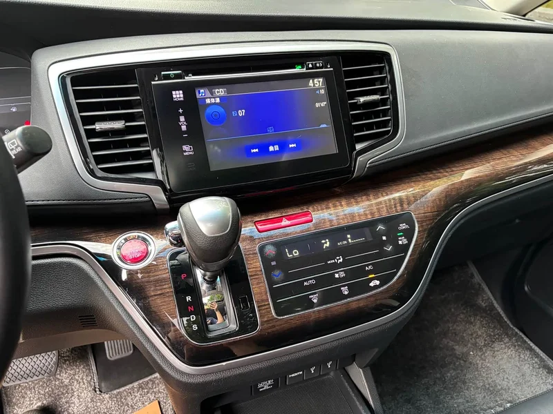 Honda Odyssey — фото 15