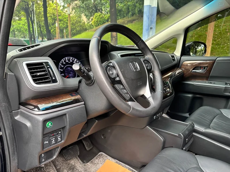 Honda Odyssey — фото 10