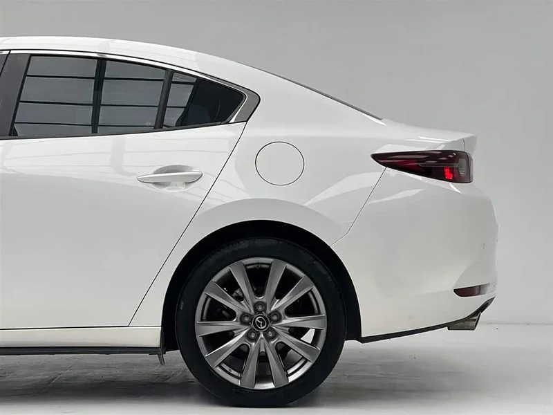 Mazda 3 Axela — фото 14