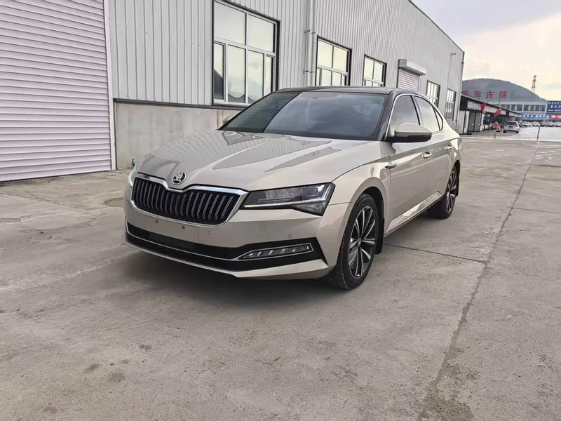 Skoda Superb — фото 1