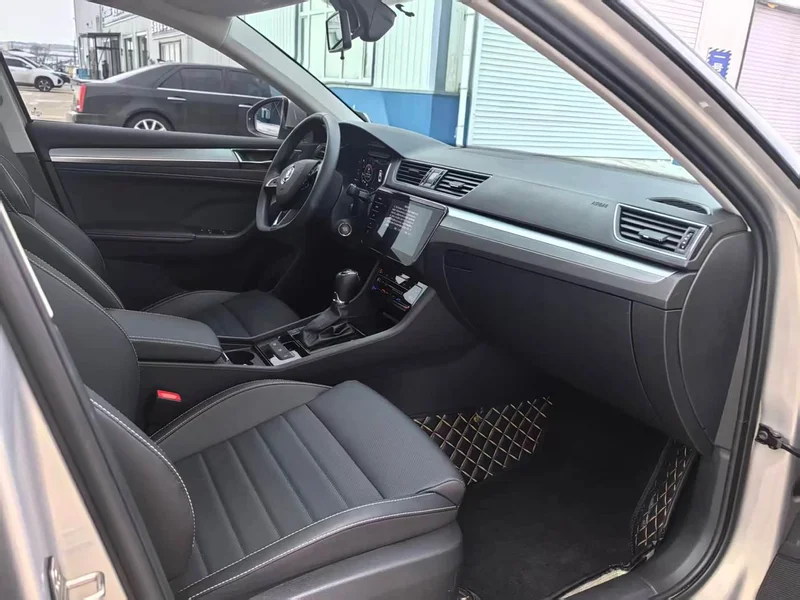 Skoda Superb — фото 12