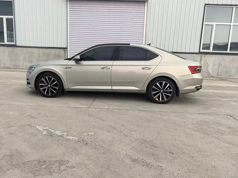 Skoda Superb — фото 4