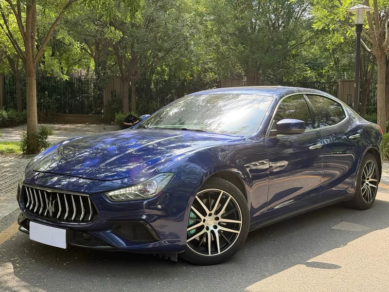 Maserati Ghibli — фото 1
