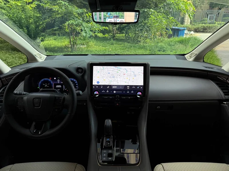 Toyota Vellfire — фото 12