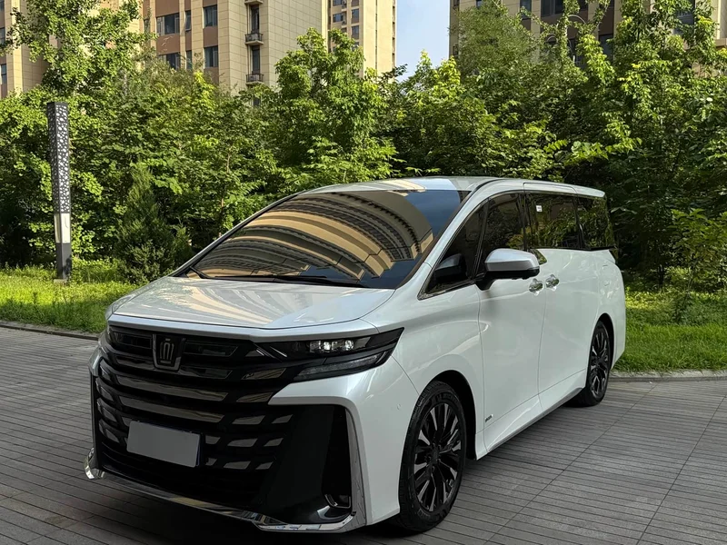 Toyota Vellfire — фото 2