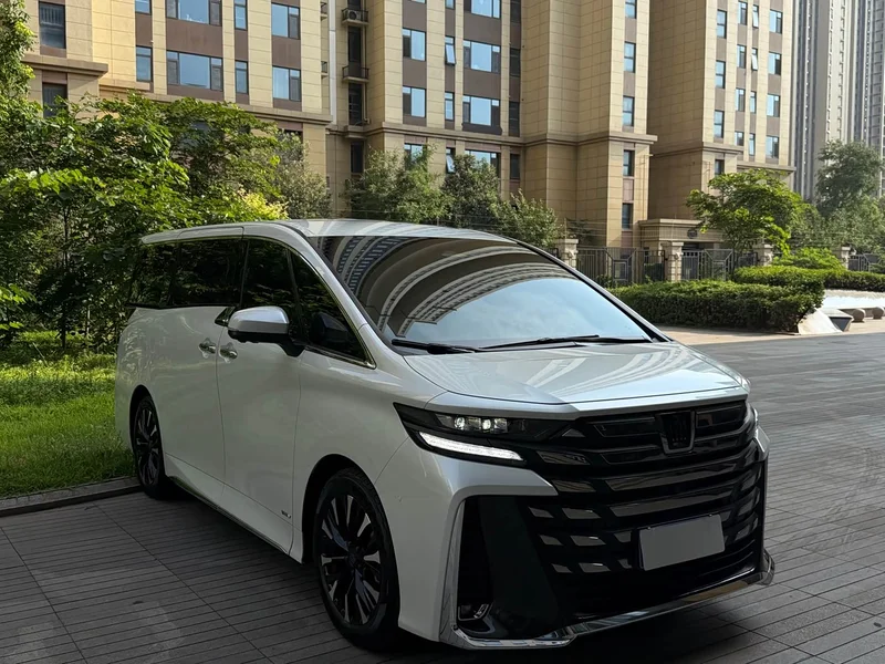 Toyota Vellfire — фото 4