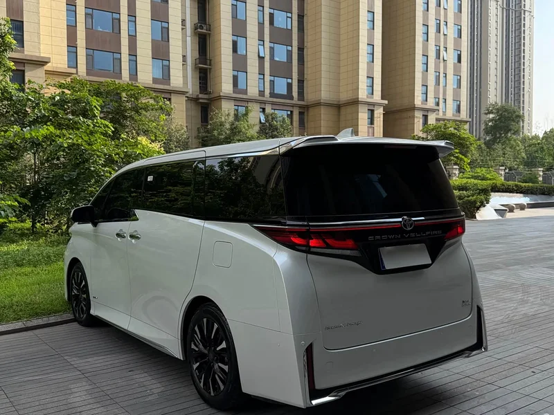 Toyota Vellfire — фото 5