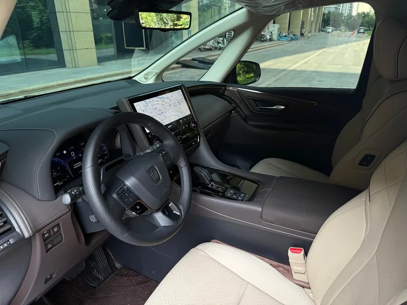 Toyota Vellfire — фото 8