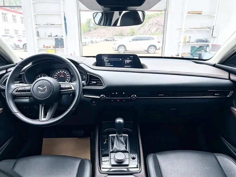 Mazda CX-30 — фото 11